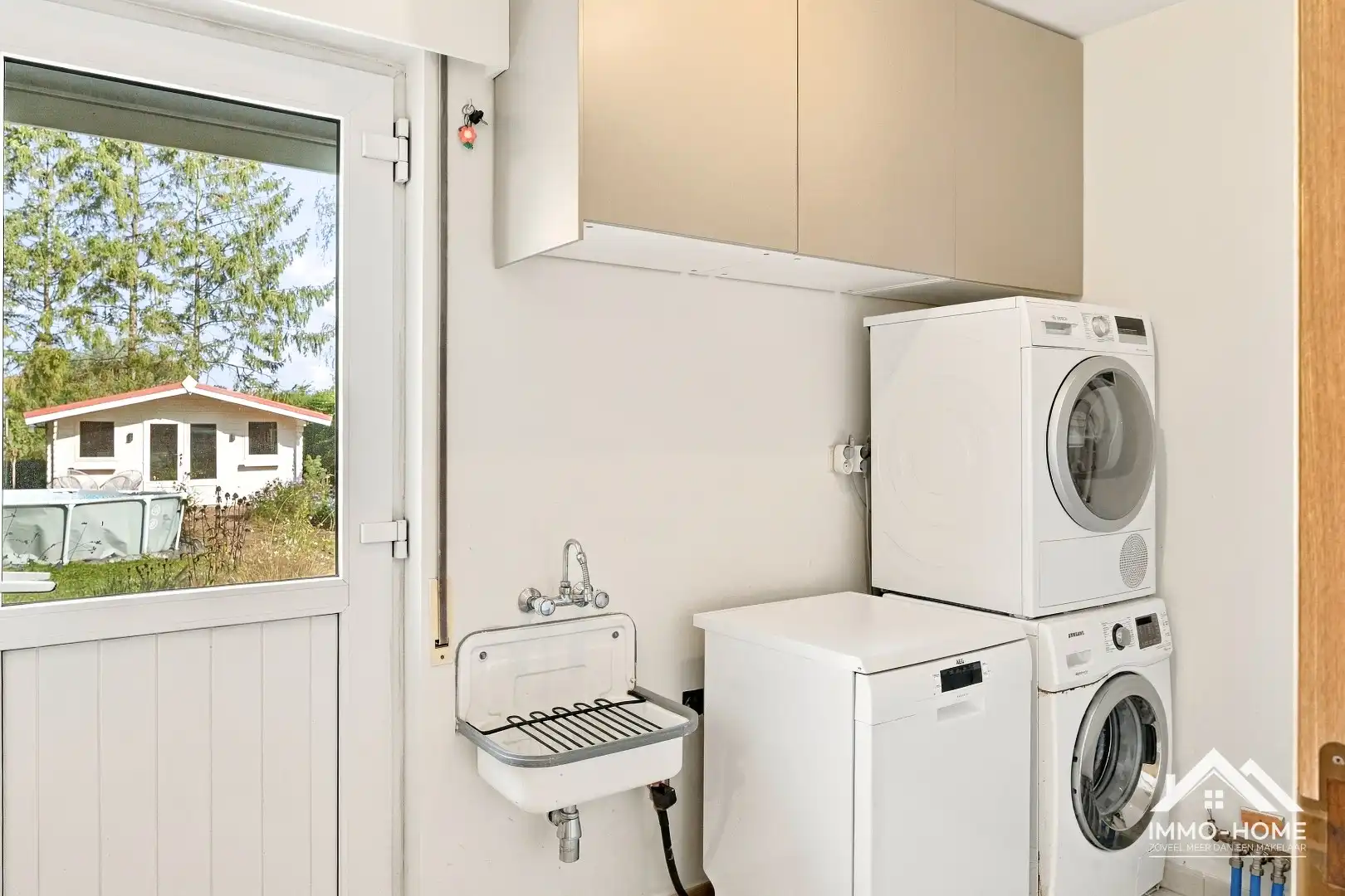 Knappe vrijstaande woning met ruime grond op landelijke ligging!  foto 30