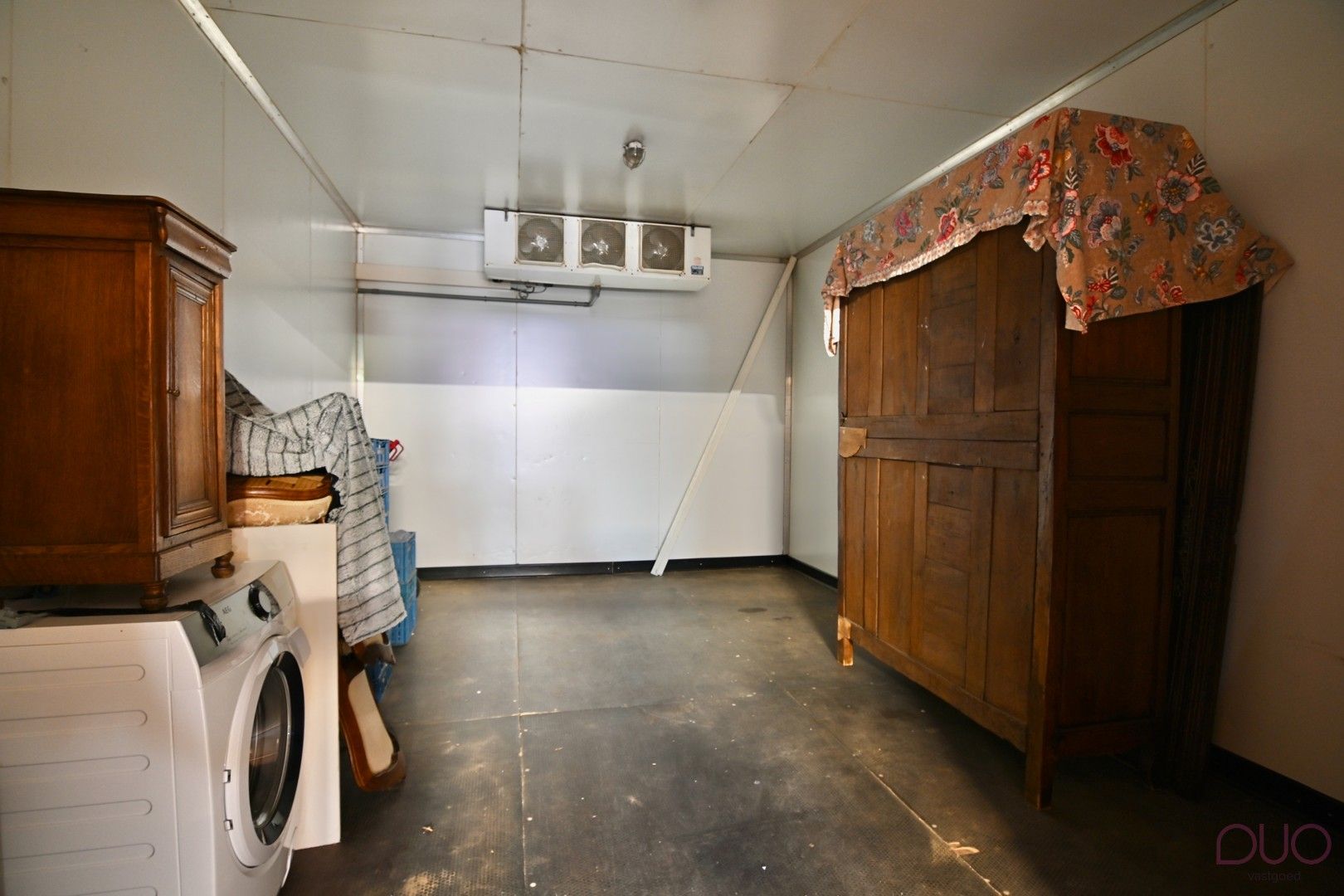 Bel-etage woning met twee slaapkamers en onderliggende garage van ca. 100m2 foto 14