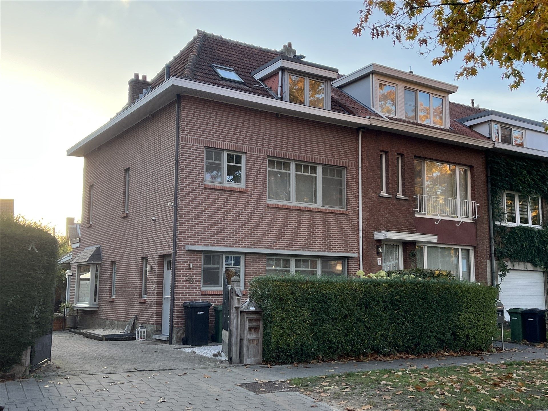 Hoofdfoto van de publicatie: Halfopen bebouwing met garage en tuin