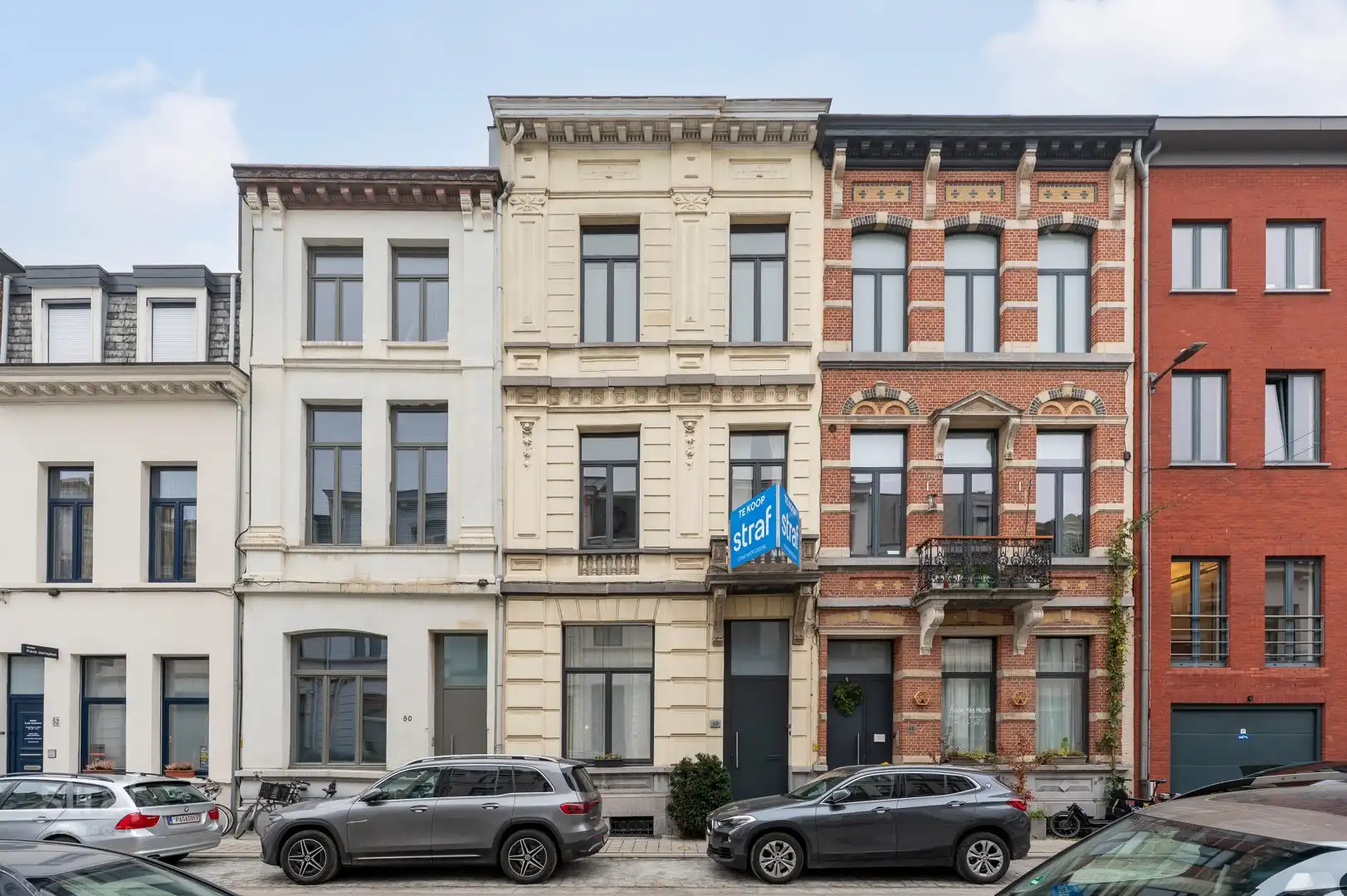 Klassevol Herenhuis met 6 slaapkamers met grote zonnige tuin foto 27