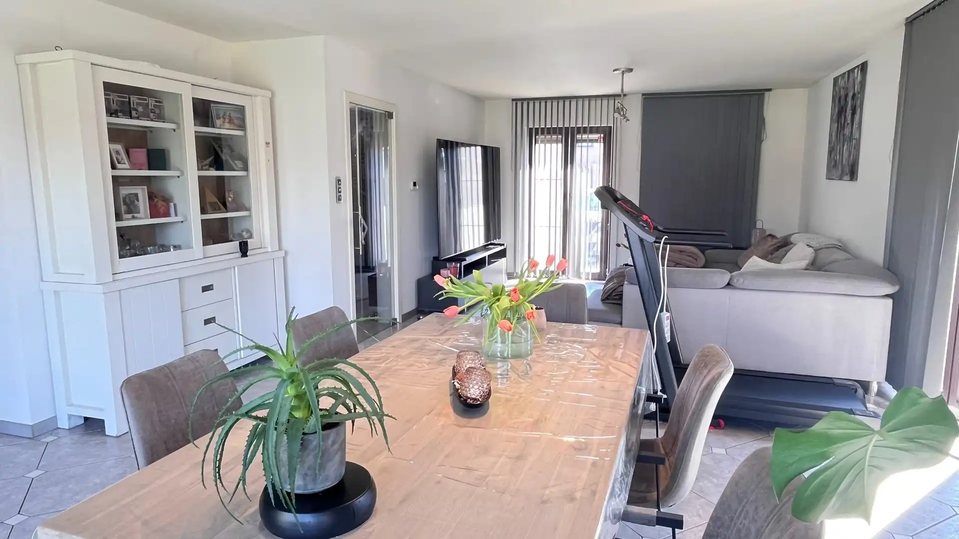 Vrijstaande woning met 4 slaapkamers en inpandige garage. foto 17