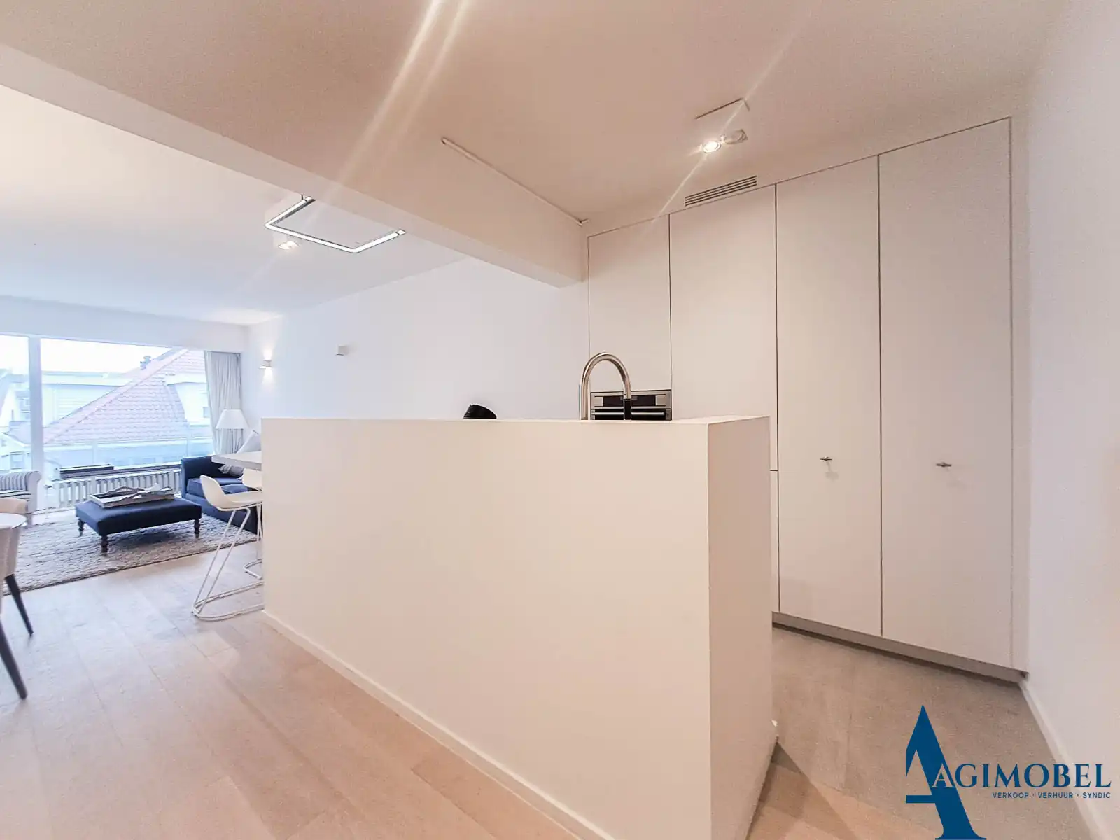 Zonnig&nbsp; 2 slaapkamer-appartement met terras en open zicht op de Nellenslaan te Knokke foto 6