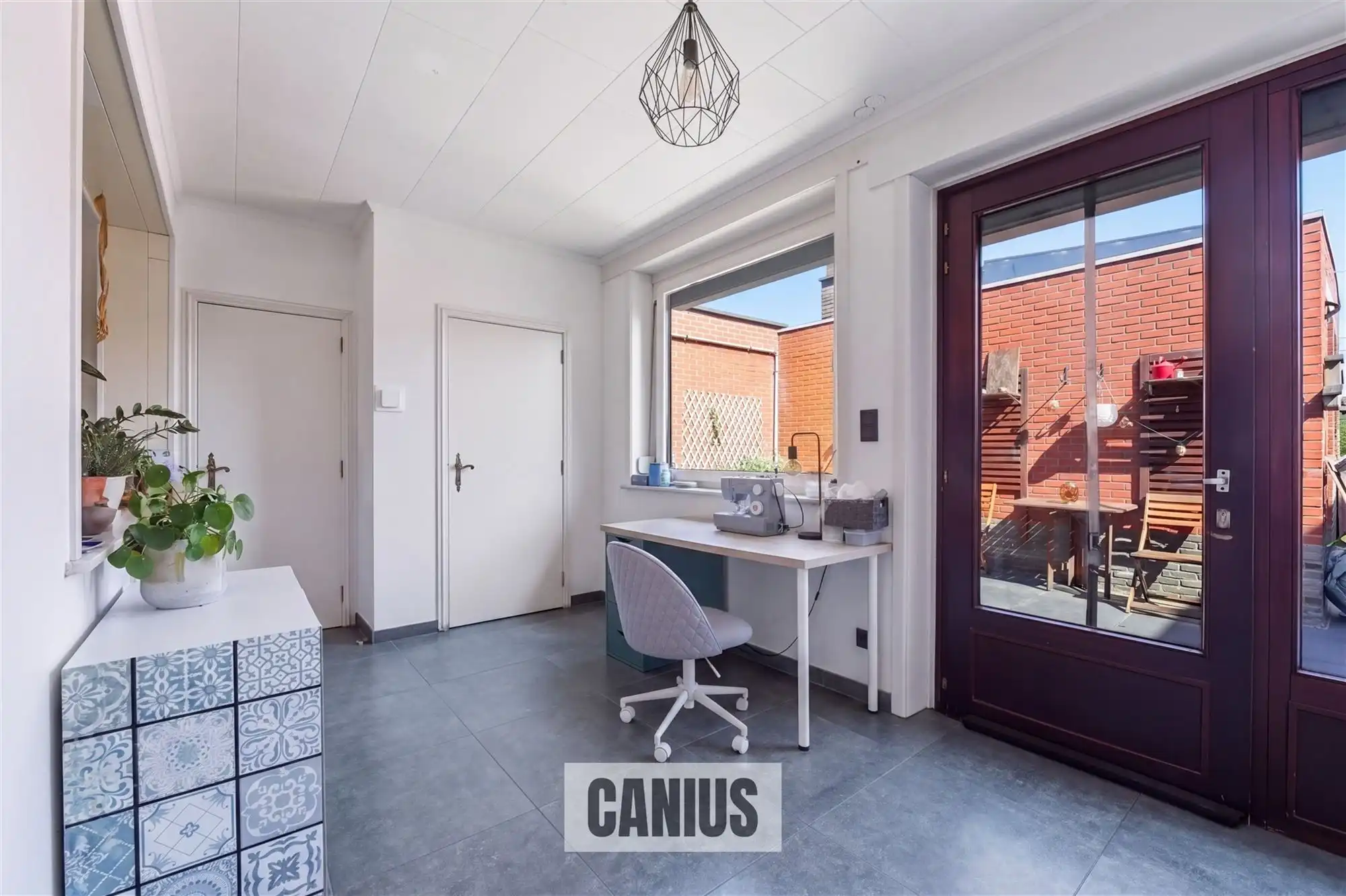 CHARMANTE, GERENOVEERDE WONING MET 2 SLPK foto 9