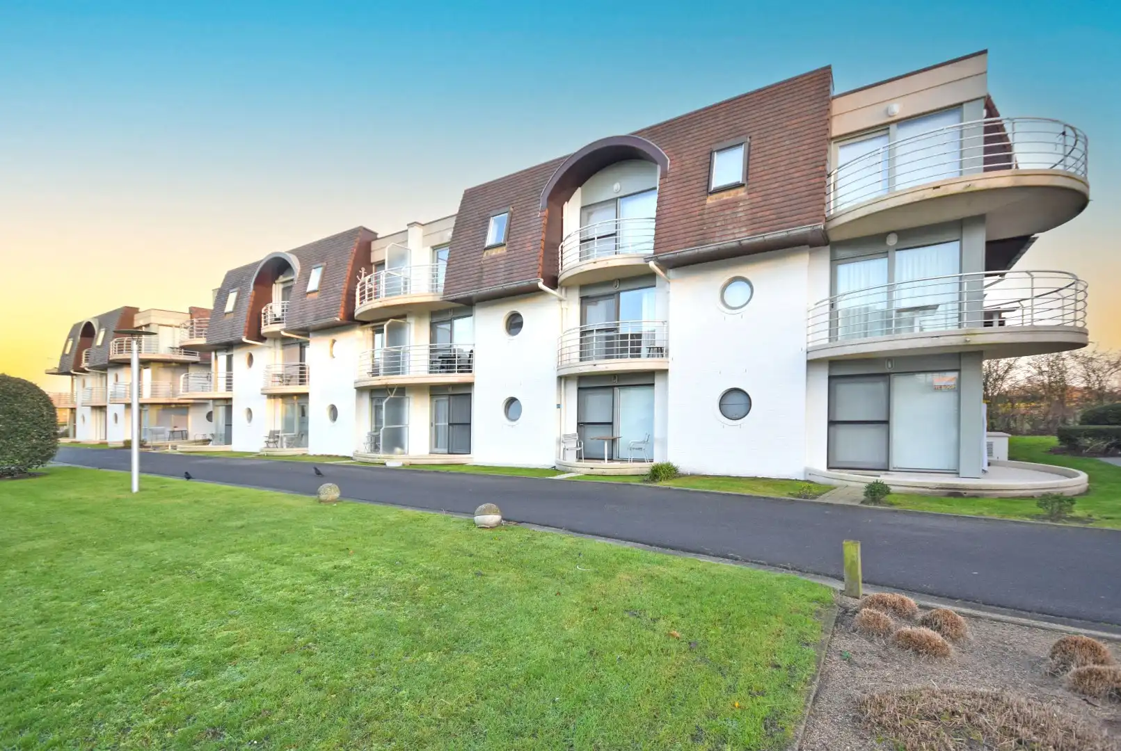 Gelijkvloers appartement met terras te Bredene foto 2