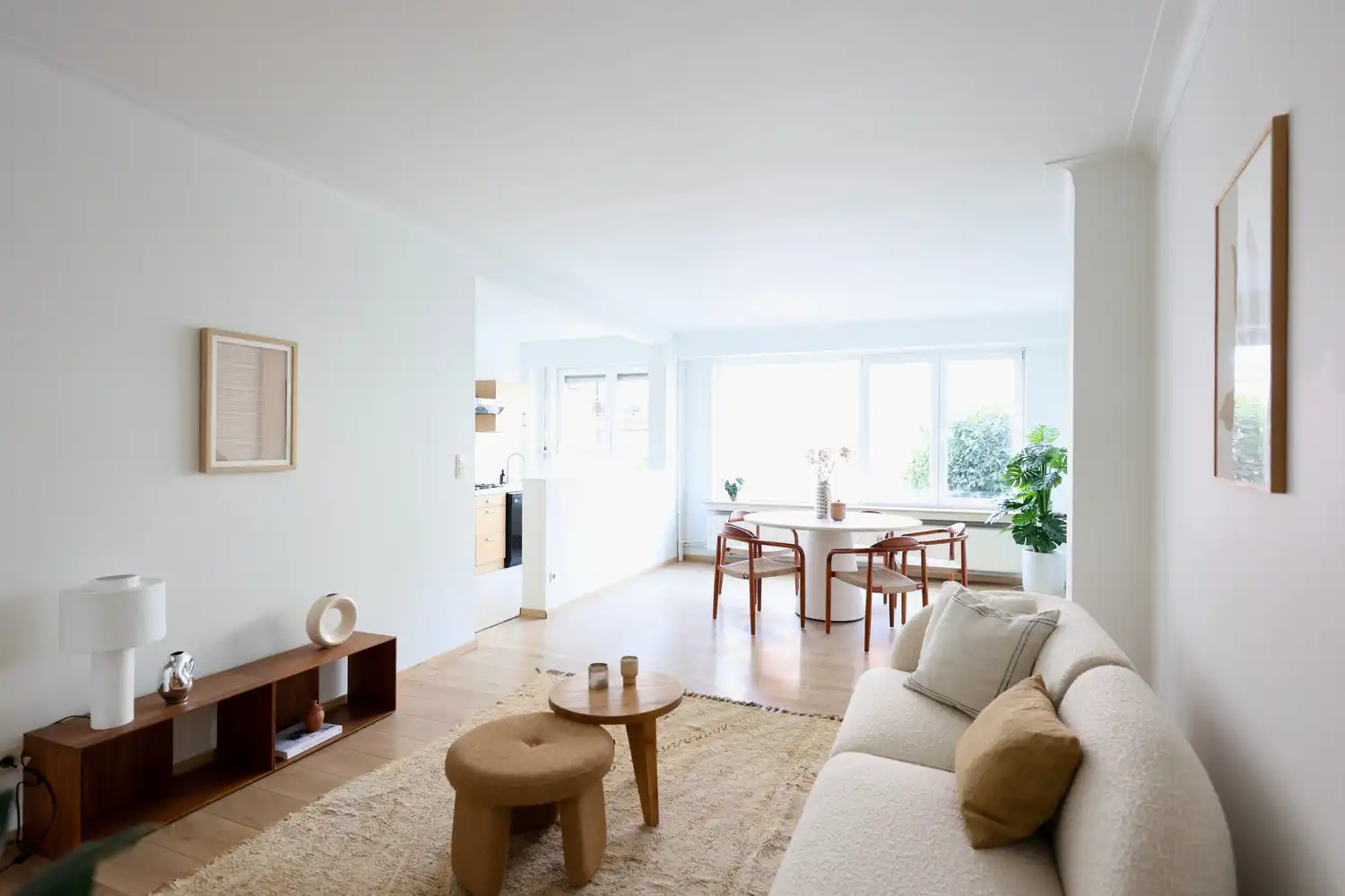 Instapklaar appartement met 2 ruime slks, tuin en parking! foto 7