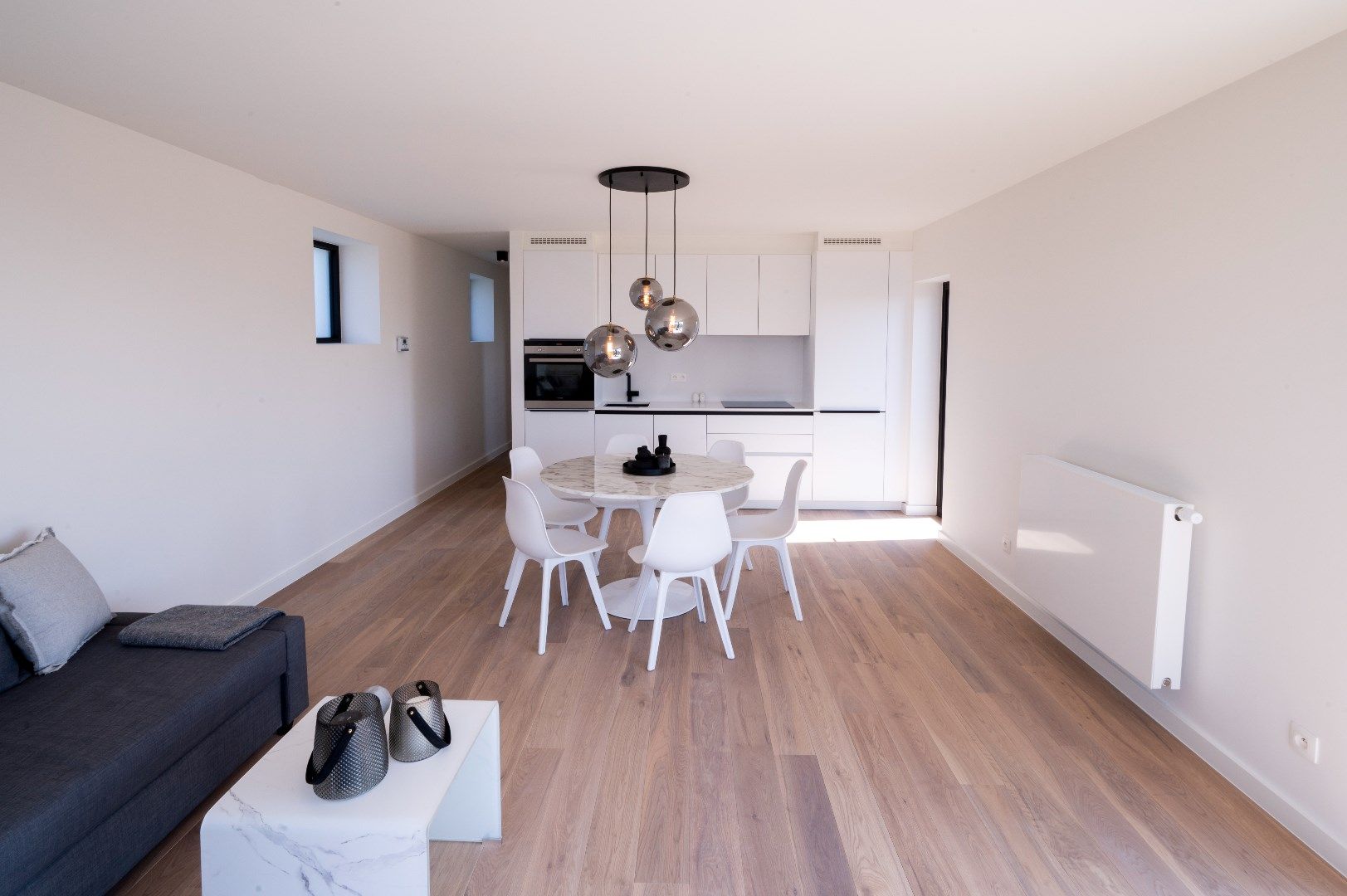 Vernieuwbouw – Luxueuze appartementen in een standingvol gebouw met glorieuze gevel op een boogscheut van het strand te Mariakerke! foto 5