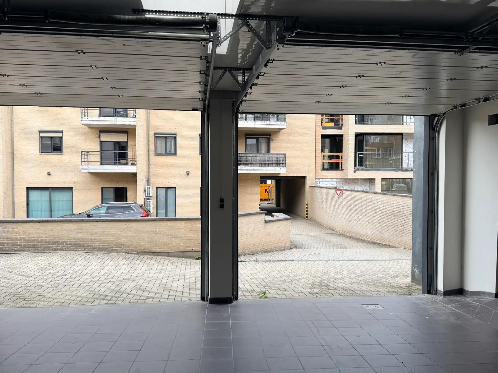 Ruim en energiezuinig gelijkvloers appartement (115 m²) met terras en staanplaats in hartje Diest foto 17