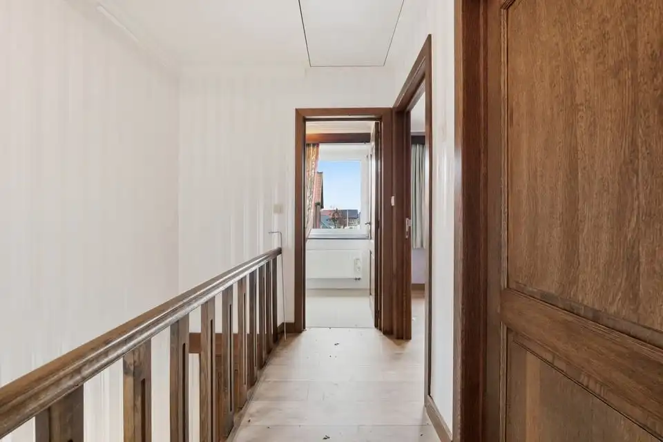 INSTAPKLARE WONING MET TWEE GARAGES IN TONGEREN foto 20