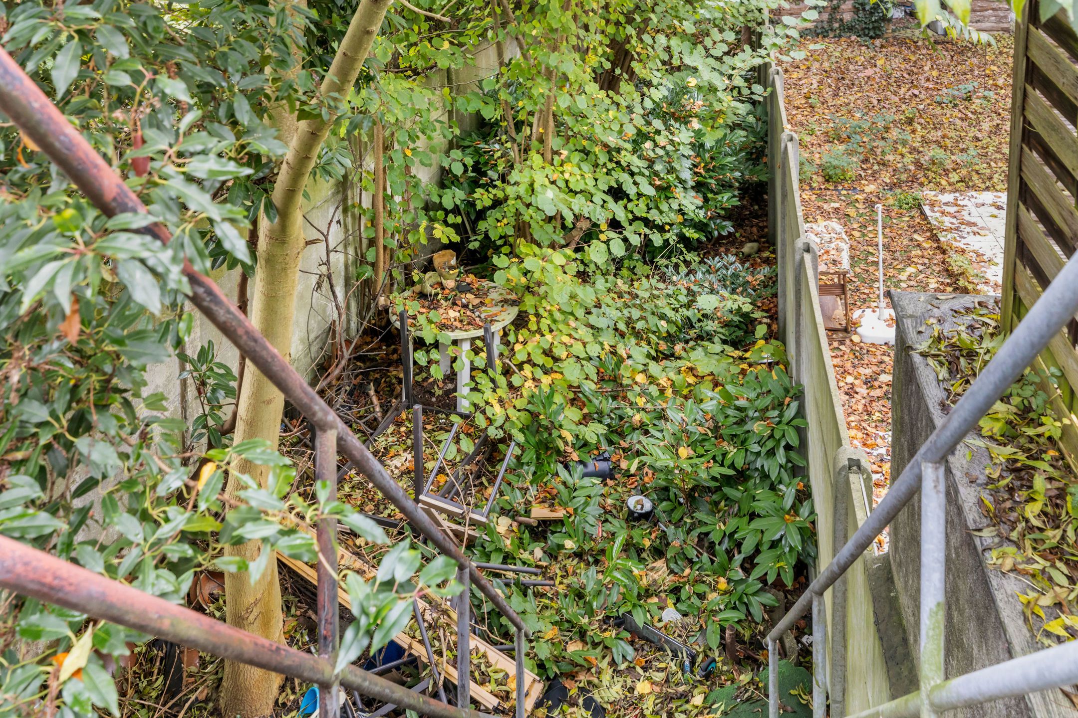 Wel gelegen commerciële ruimte en duplex appartement met tuin foto 12