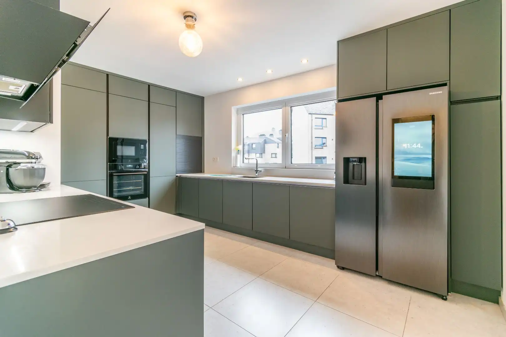 RUIM, INSTAPKLAAR APP MET 5SLP + 3BDK & TERRASSEN! foto 5