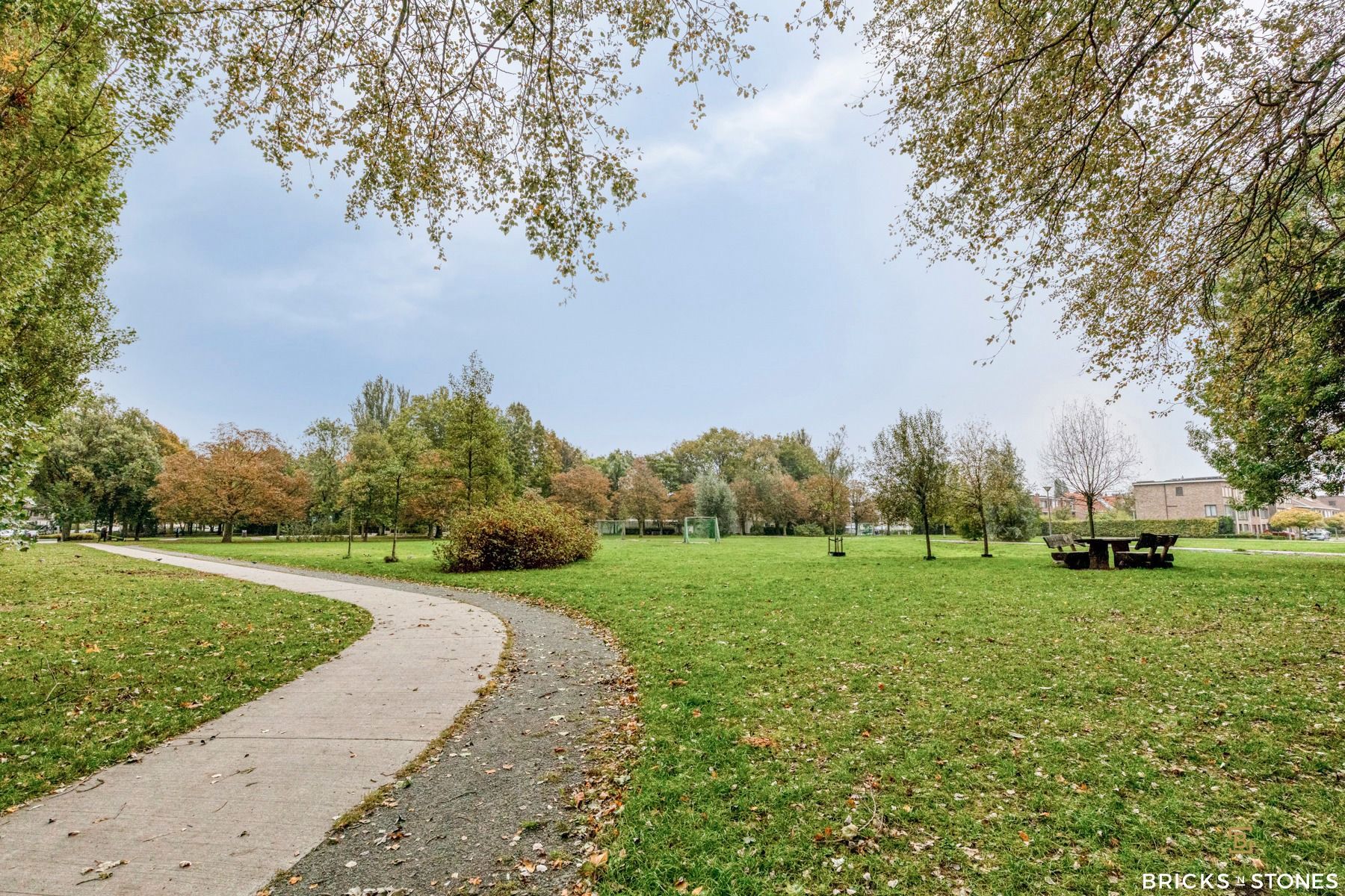 Instapklare woning met 4 slaapkamers, garage en tuin foto 23