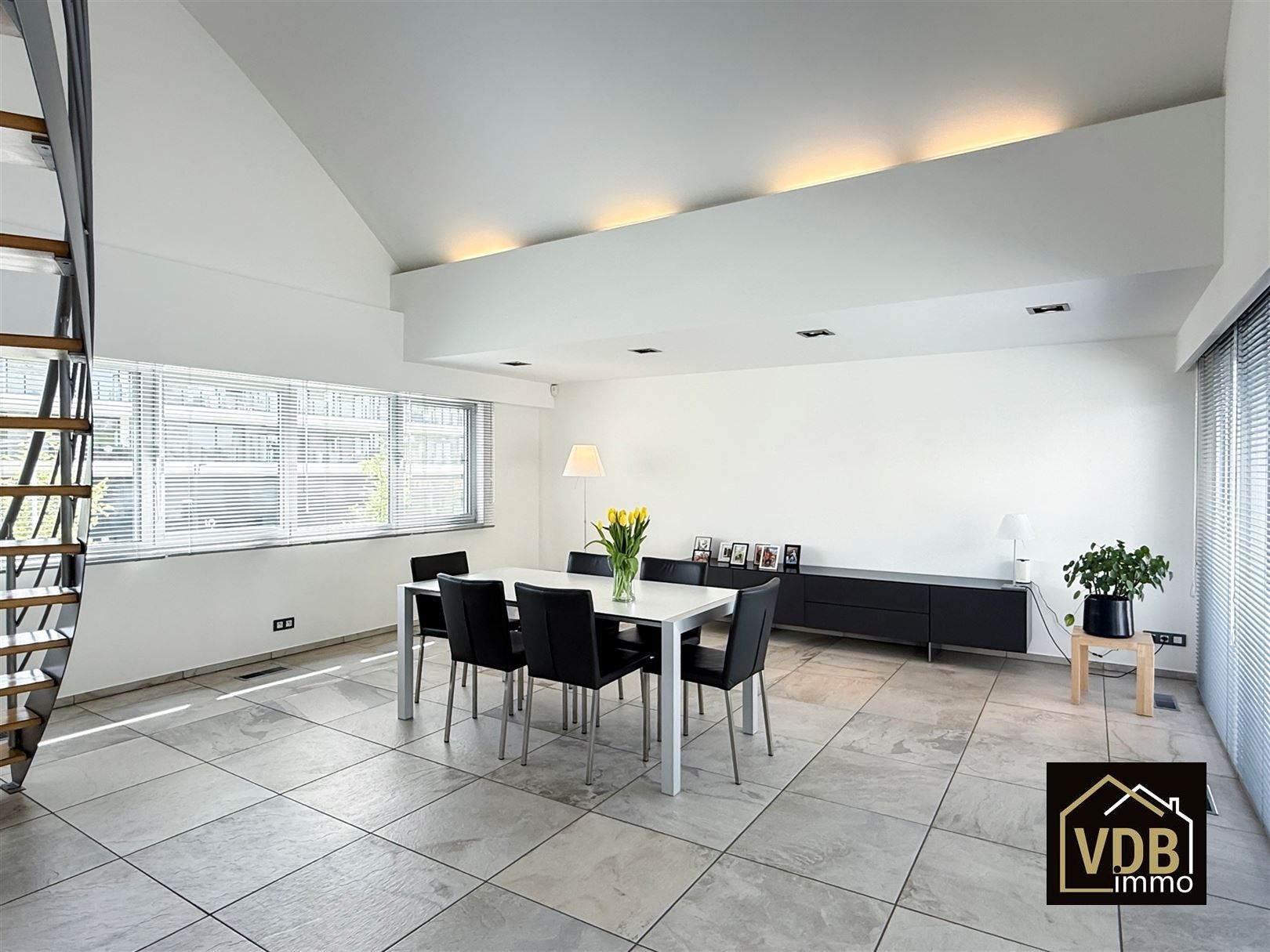 Penthouse zeer goed afgewerkt foto 21