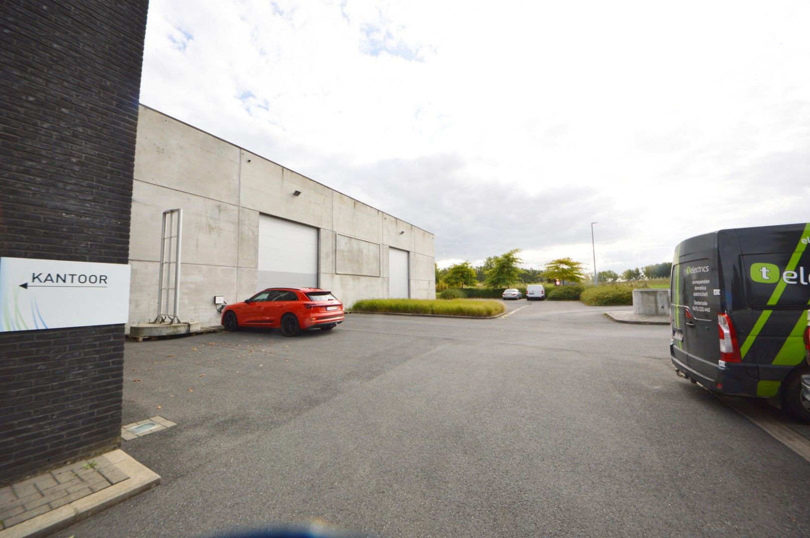 MODERN KANTOOR MET PARKING  foto 15