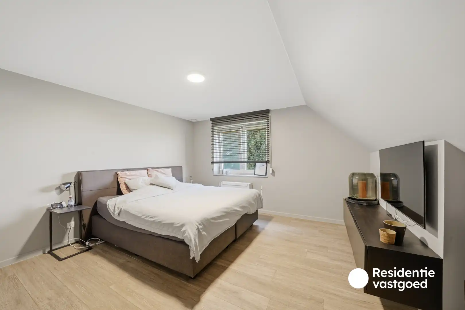 Prachtige zeer recente halfopen woning in rustige wijk te Oudenburg centrum foto 16