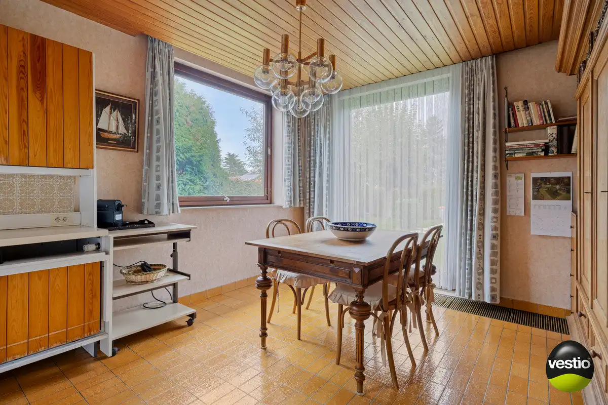 RUIME RESIDENTIEEL GELEGEN VILLA OP 46A89CA NABIJ CENTRUM BILZEN. foto 19