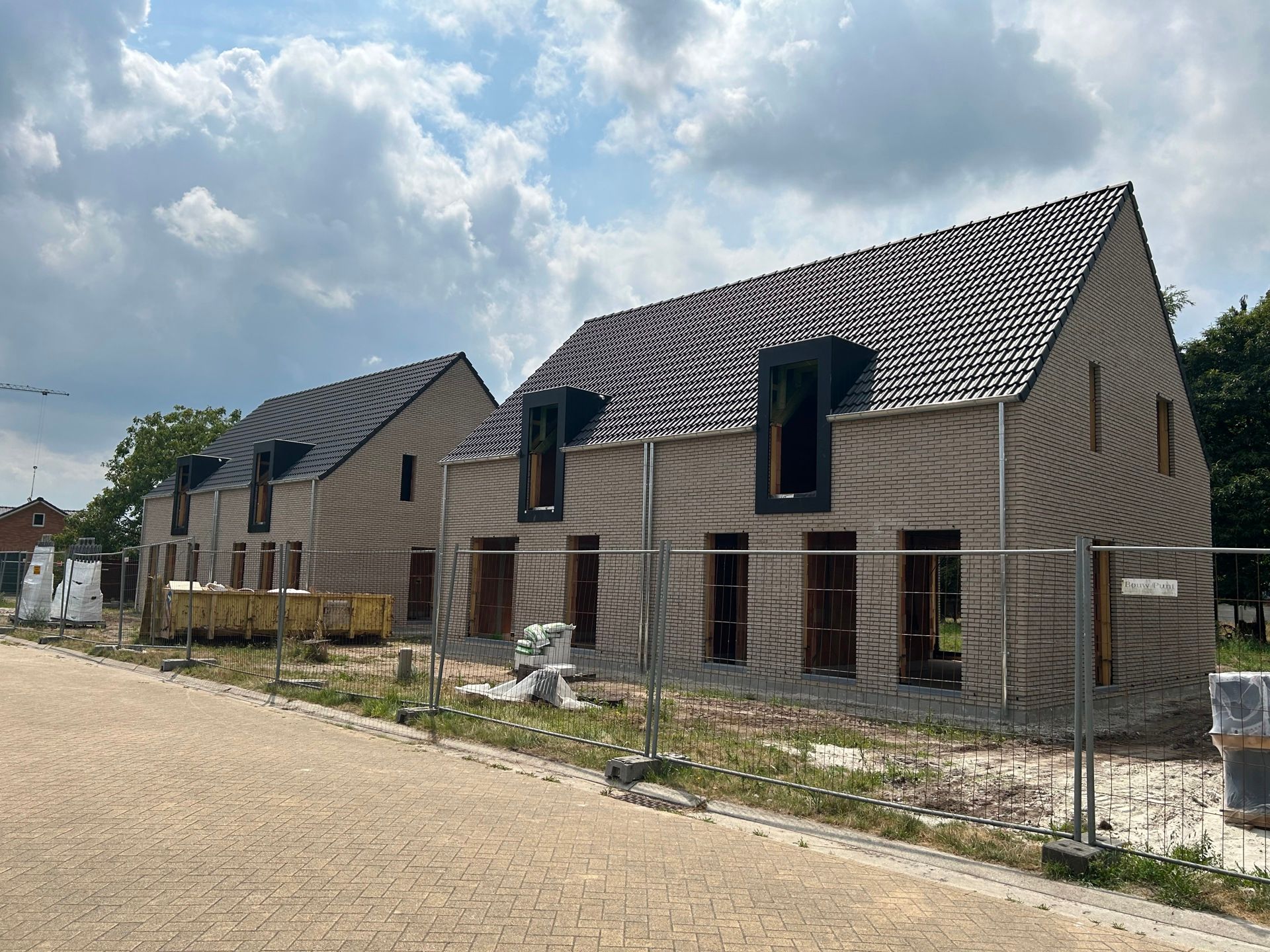 5  energiezuinige woningen (Epeil 10) op gunstige locatie  foto {{pictureIndex}}