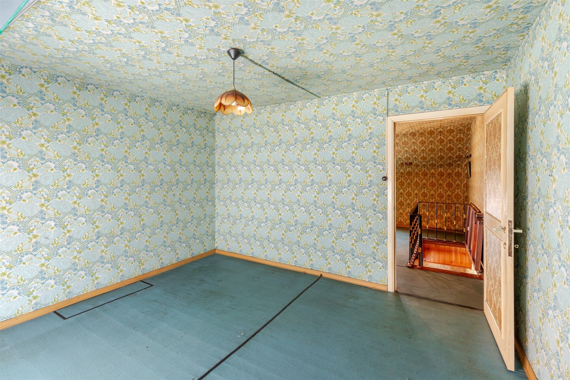 Te renoveren woning met potentieel foto 14