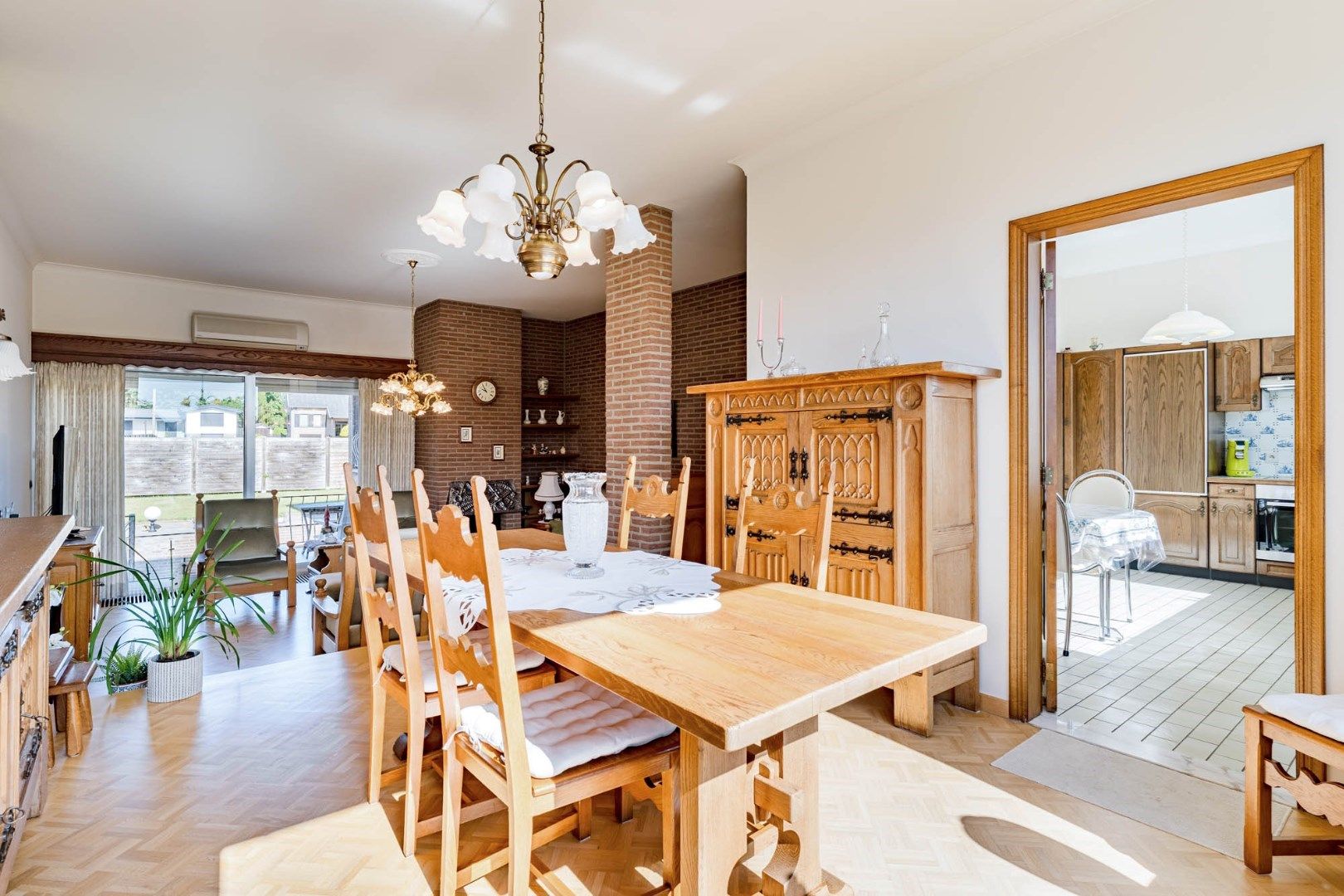 Uitstekend onderhouden vrijstaande bungalow woning op 6a 47ca in een gegeerde woonbuurt vlakbij het centrum van Bilzen foto 10