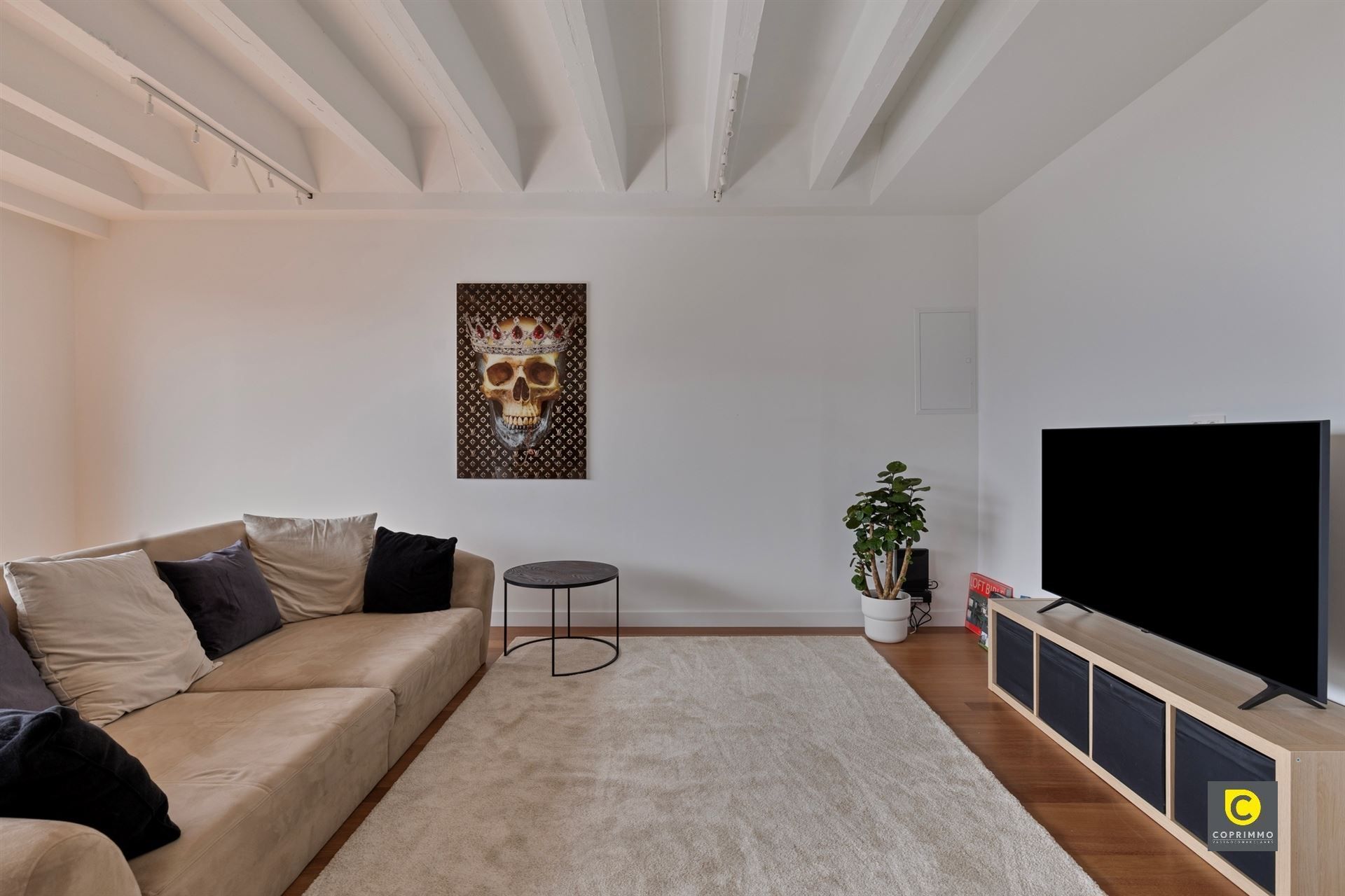 IN OPTIE! Prachtig gerenoveerd 2 slpk app met airco & ZW-terras! foto 2