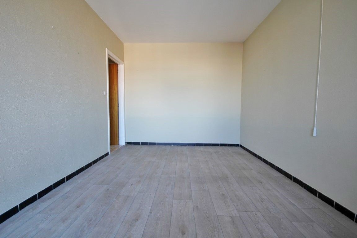 Gunstig gelegen appartement met 2 slaapkamers foto 4