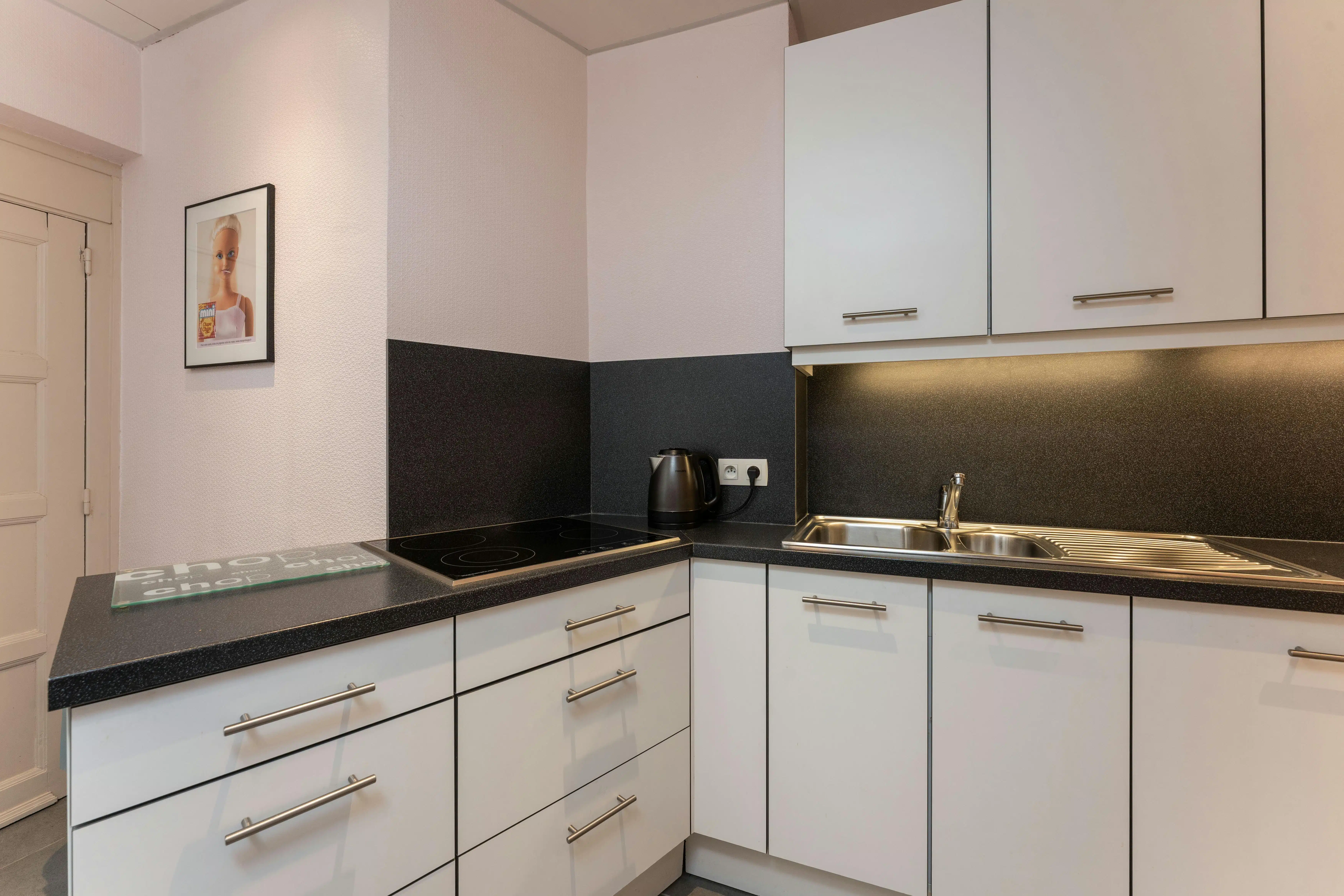 Uniek, historisch en ruim appartement te koop op de zeedijk  foto 4