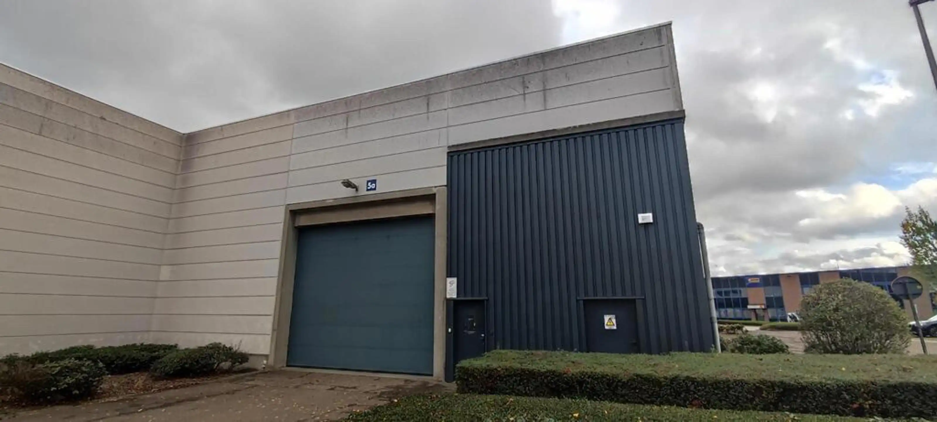 Magazijn 612m² met klein kantoor  72m² te Kontich foto 5