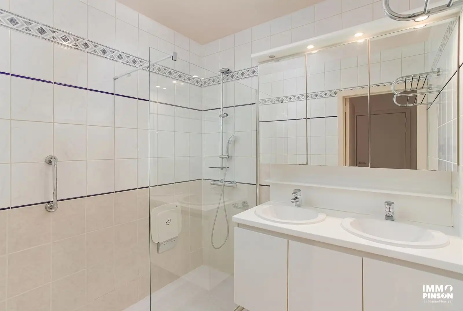 Centraal gelegen zonnig appartement met prachtig zicht op de Kykhill  foto 11