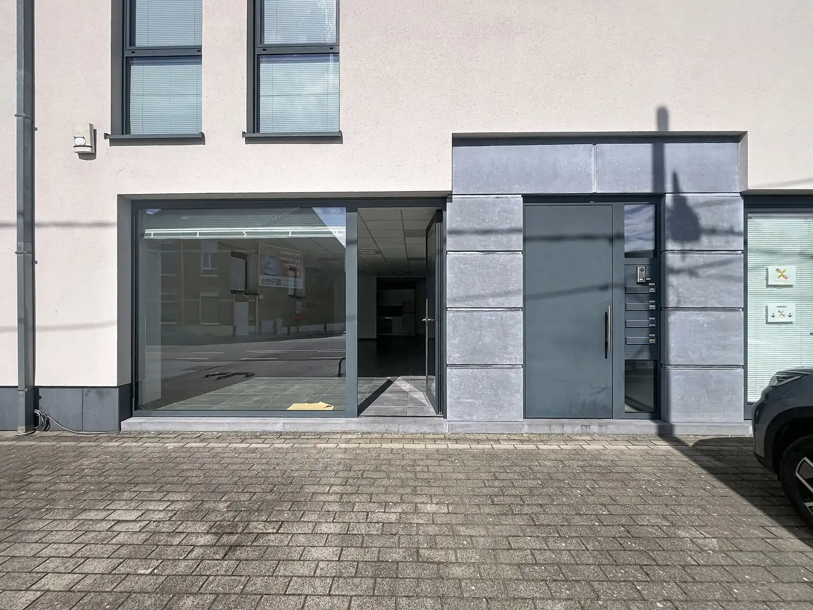 Handelspand te huur nabij het centrum van Tienen foto 16