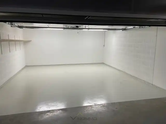 Dubbele gesloten garagebox op wandelafstand van de Zeedijk foto {{pictureIndex}}