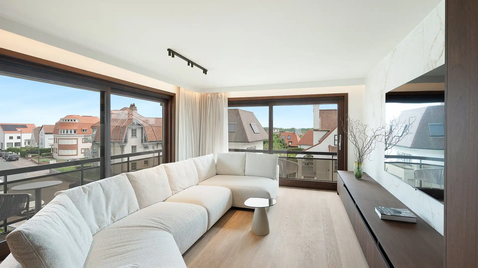 Exclusief gerenoveerd duplex-appartement met zonneterras op wandelafstand van het Albertstrand foto 2