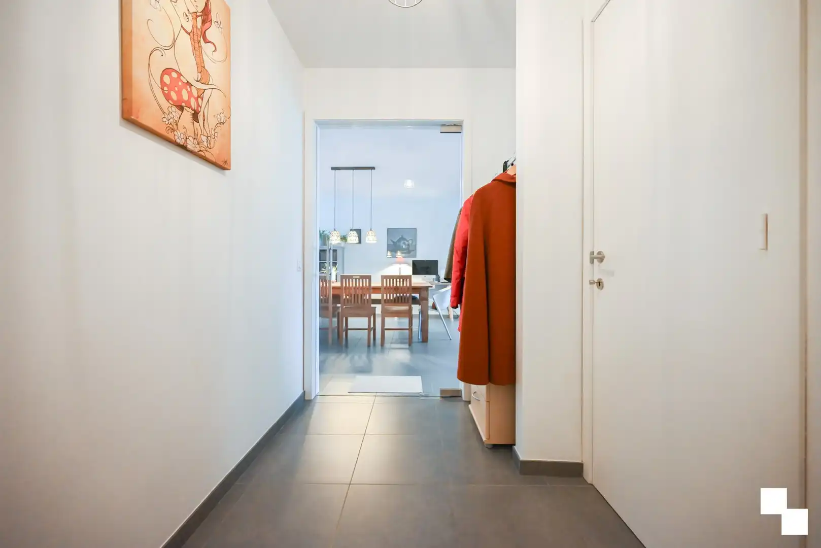Lichtrijk tweeslaapkamer appartement te hartje Izegem foto 2