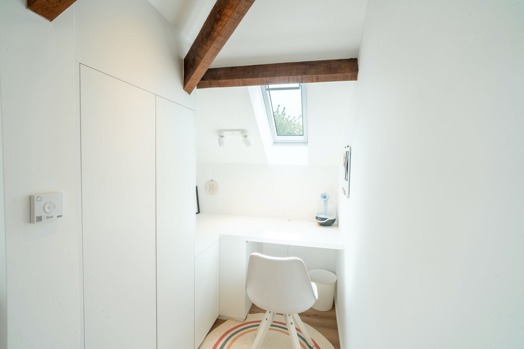 Instapklare en gerenoveerde villa met 3/4 slps en bureau foto 25