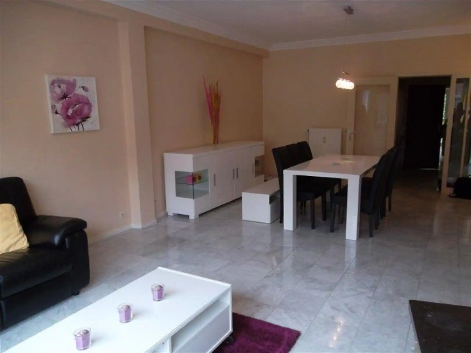 Gemeubeld 2slaapkamerappartement met parking! foto 3