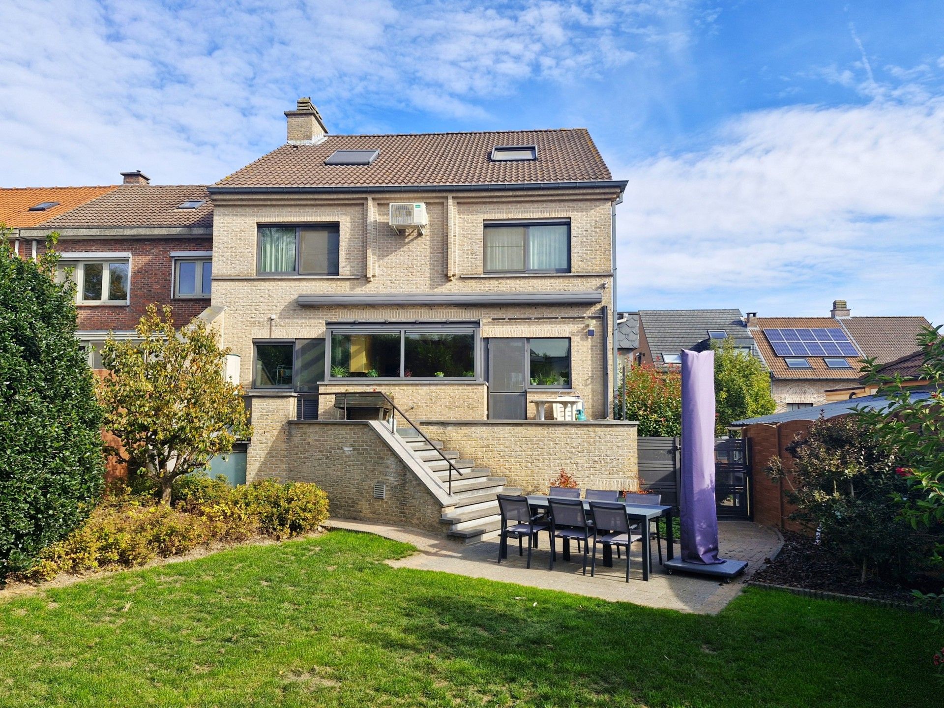 Gebouw te koop foto {{pictureIndex}}