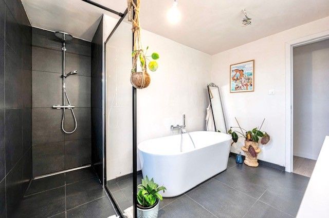 HALFOPEN BEN-WONING OP 323 M² foto 14