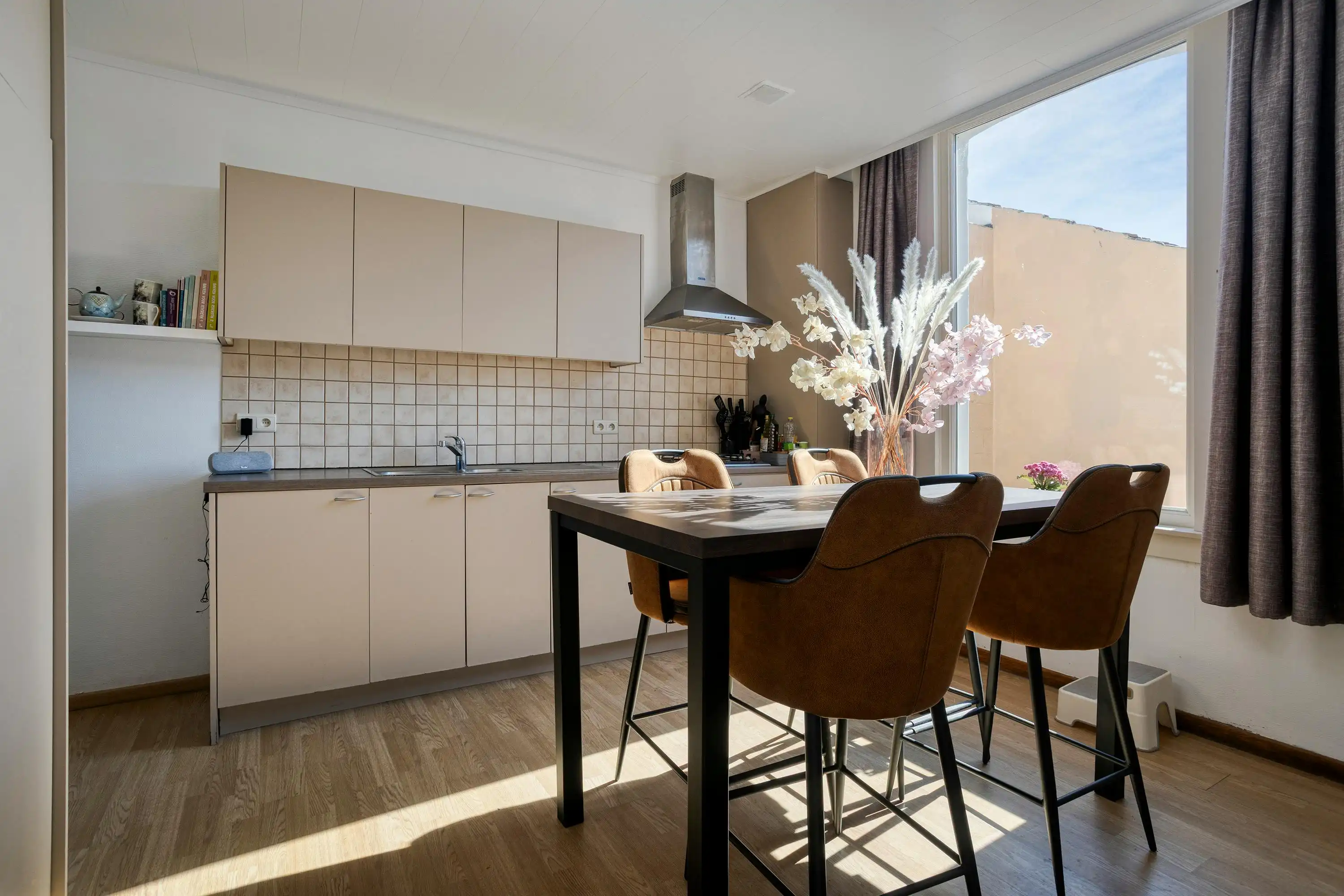 Gezellige rijwoning met stadskoertje te koop in Torhout foto 11