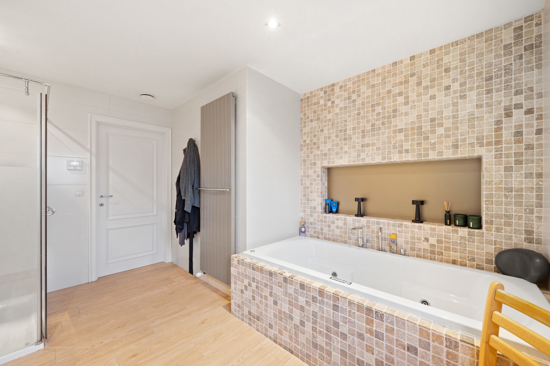 Recente vrijstaande woning te HEVER foto 18