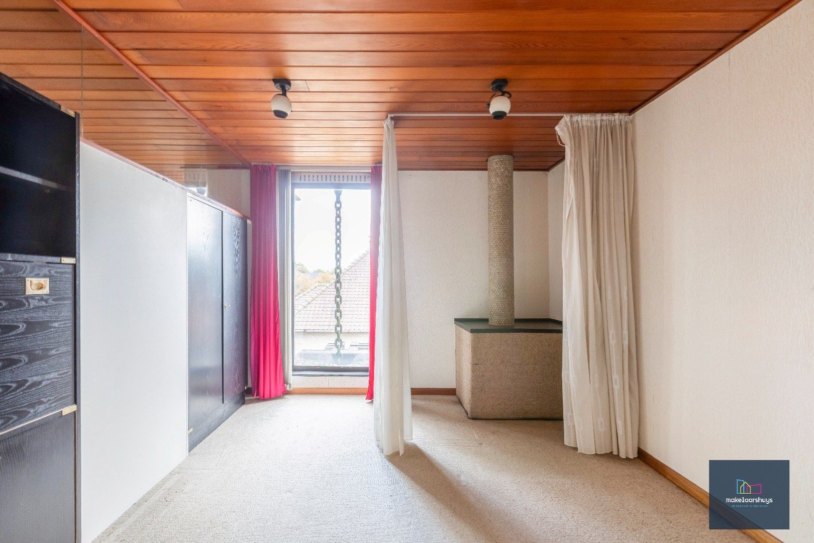 Architecturale woning op een rustige ligging foto 19