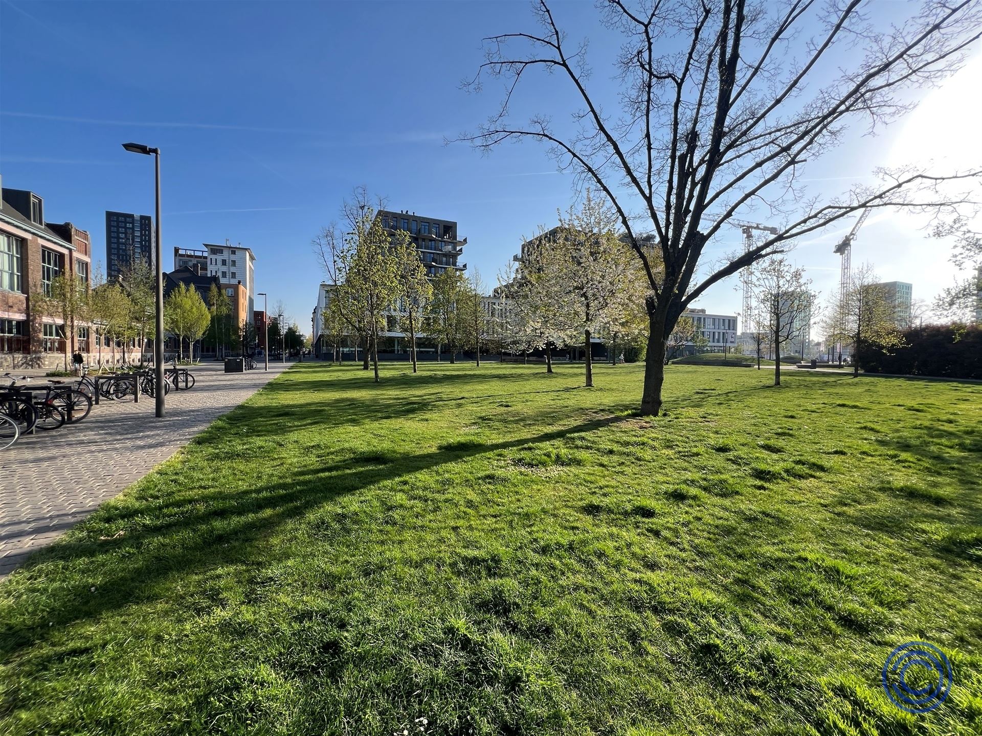 Pand met prachtig authentieke gevel bestaande uit 4 1-slpk app'en op het Eilandje foto 13