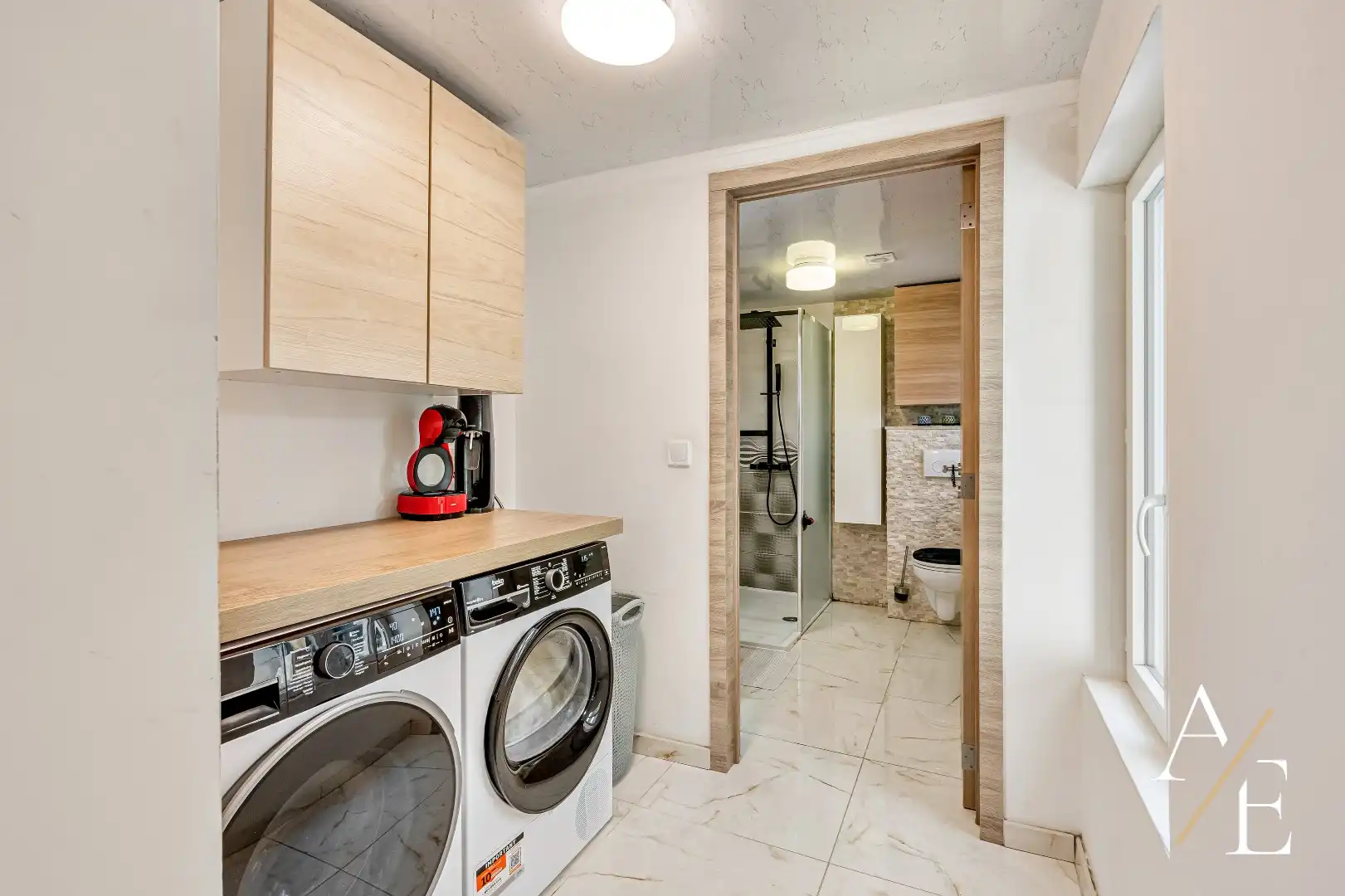 WETTEREN-Instapklare woning met 3 of 5 slpks, én garage! foto 7
