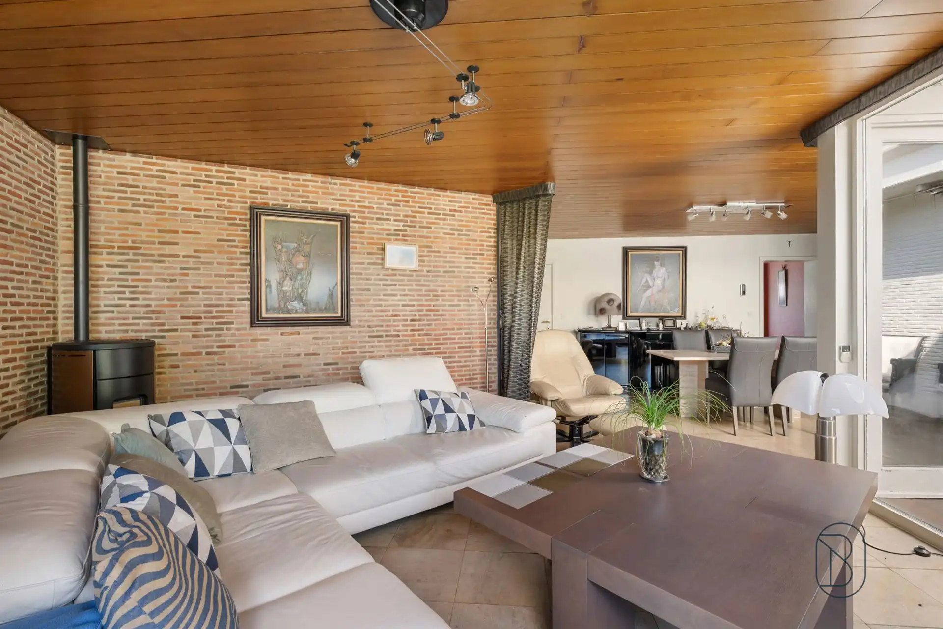 Karakteristieke woning met wellnessruimte en zwembad foto 5
