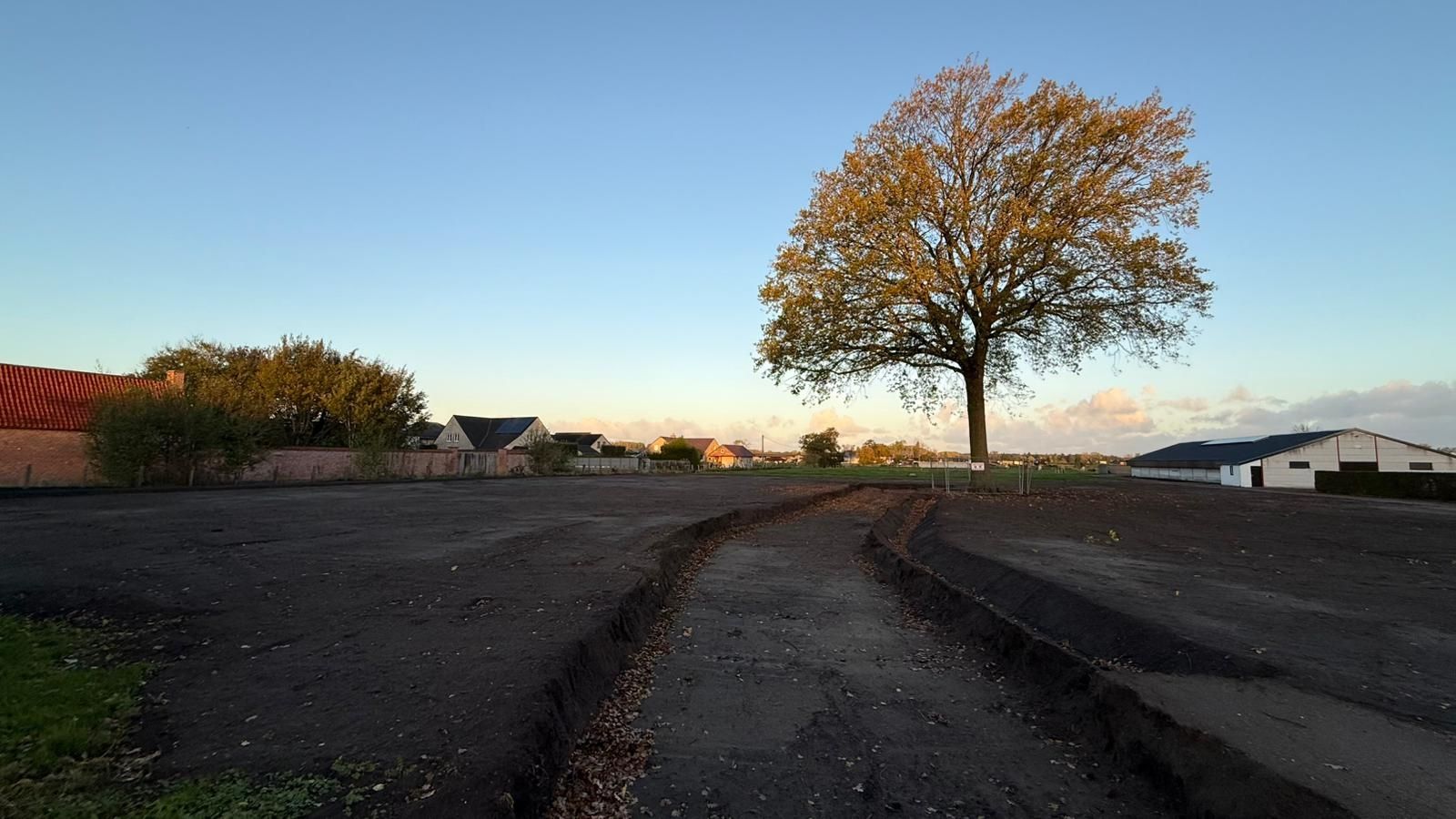 Uitzonderlijke villa bouwgronden in centrum Hertsberge foto {{pictureIndex}}