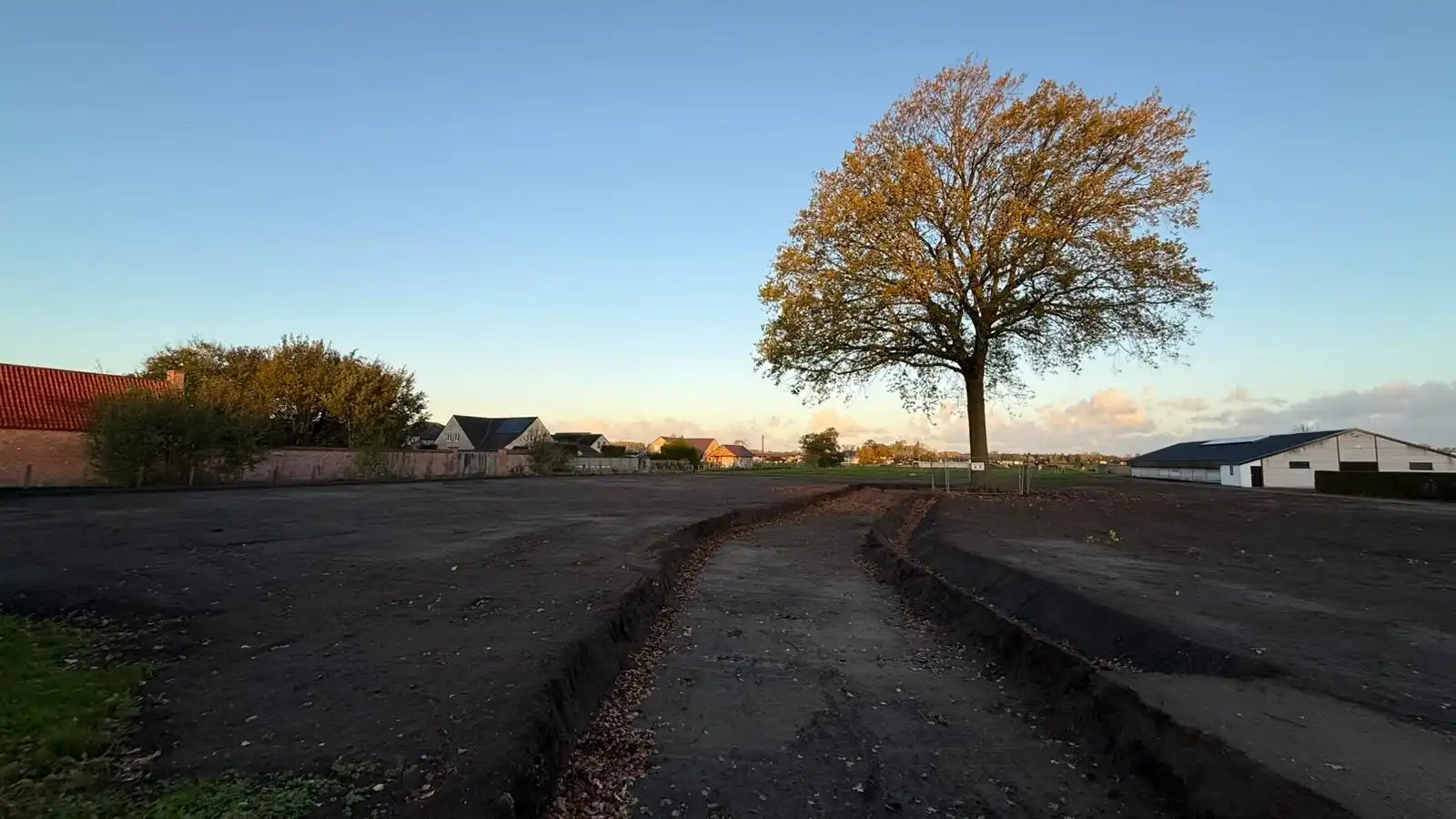 Uitzonderlijke villa bouwgronden in centrum Hertsberge foto {{pictureIndex}}