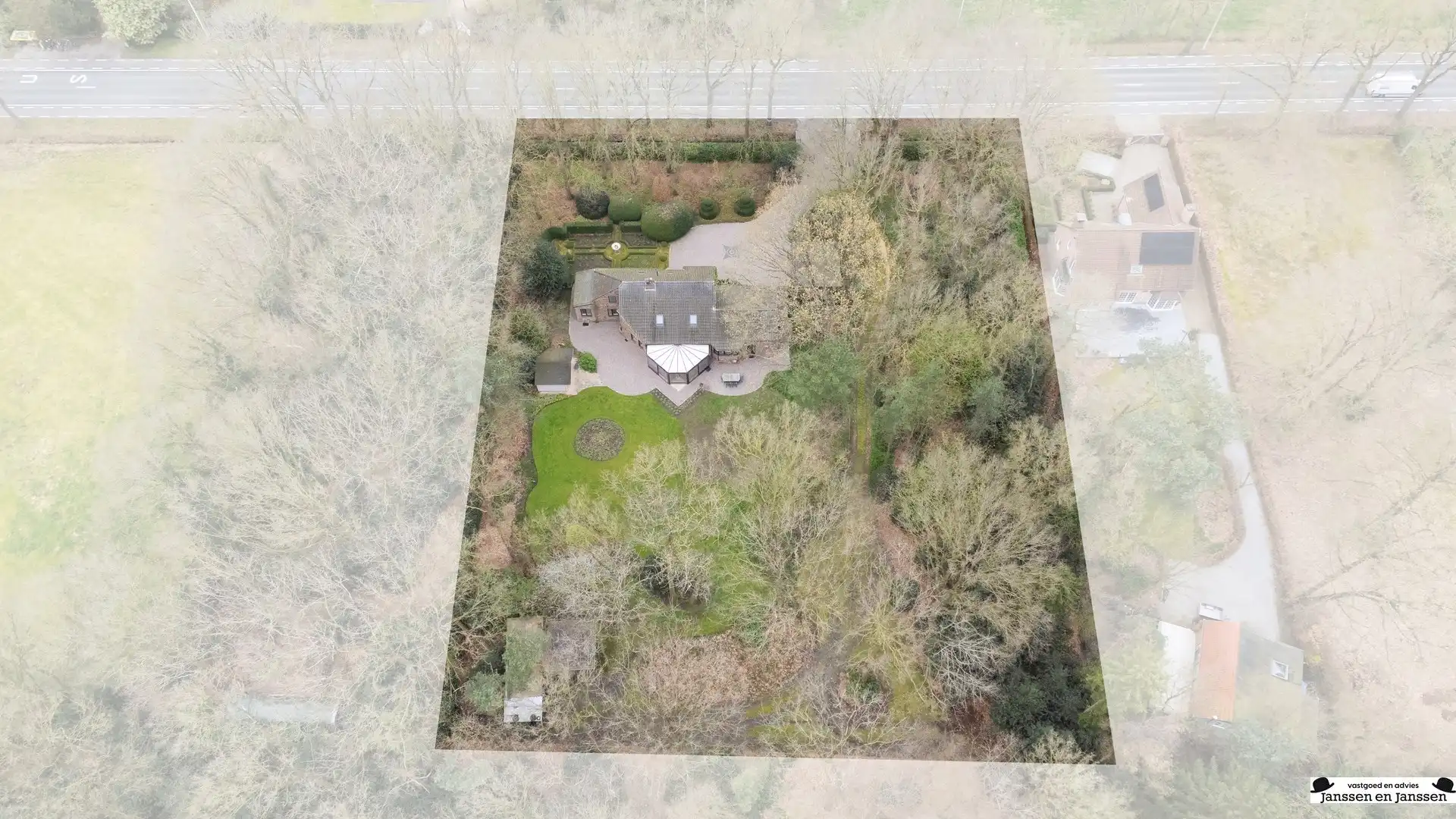 Karaktervolle villa op aan de Bredabaan te Gooreind  foto 33