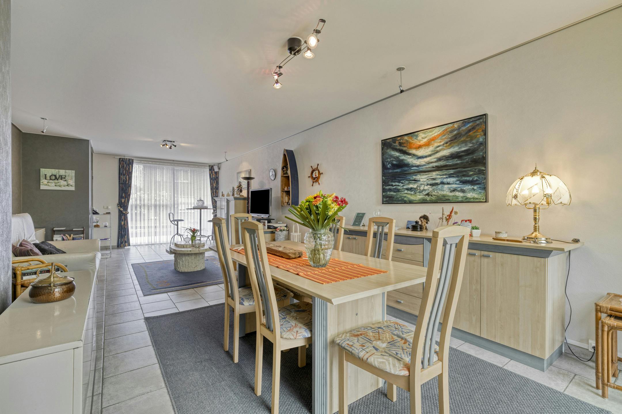 Knusse woning met dubbele garage en uitweg achteraan te Gavere foto 5