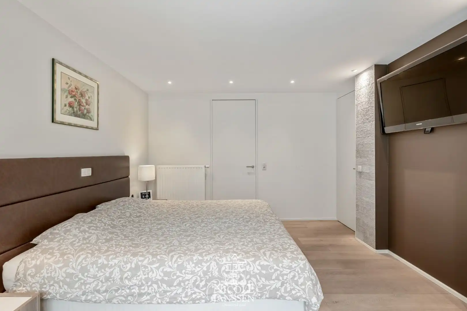 Prachtig luxeappartement met twee slaapkamers en ruim terras nabij centrum  foto 14