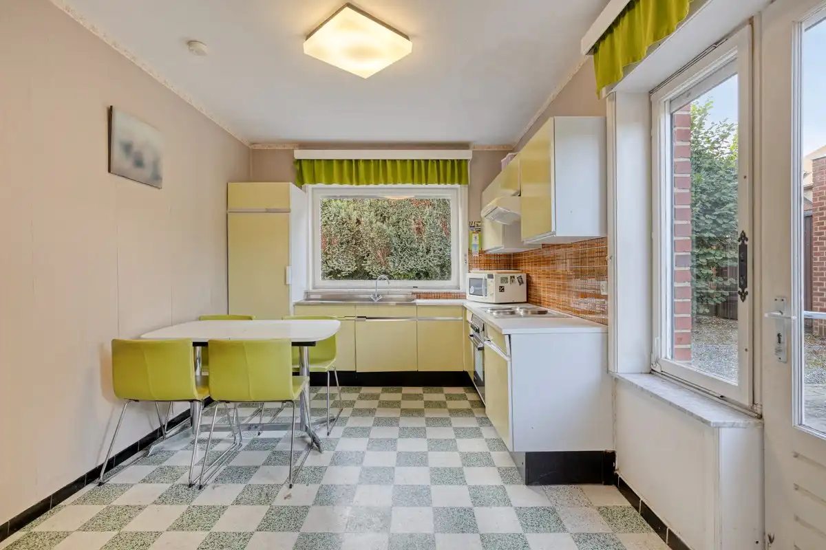 Solide woning op mooi perceel van 11a 10ca foto 6