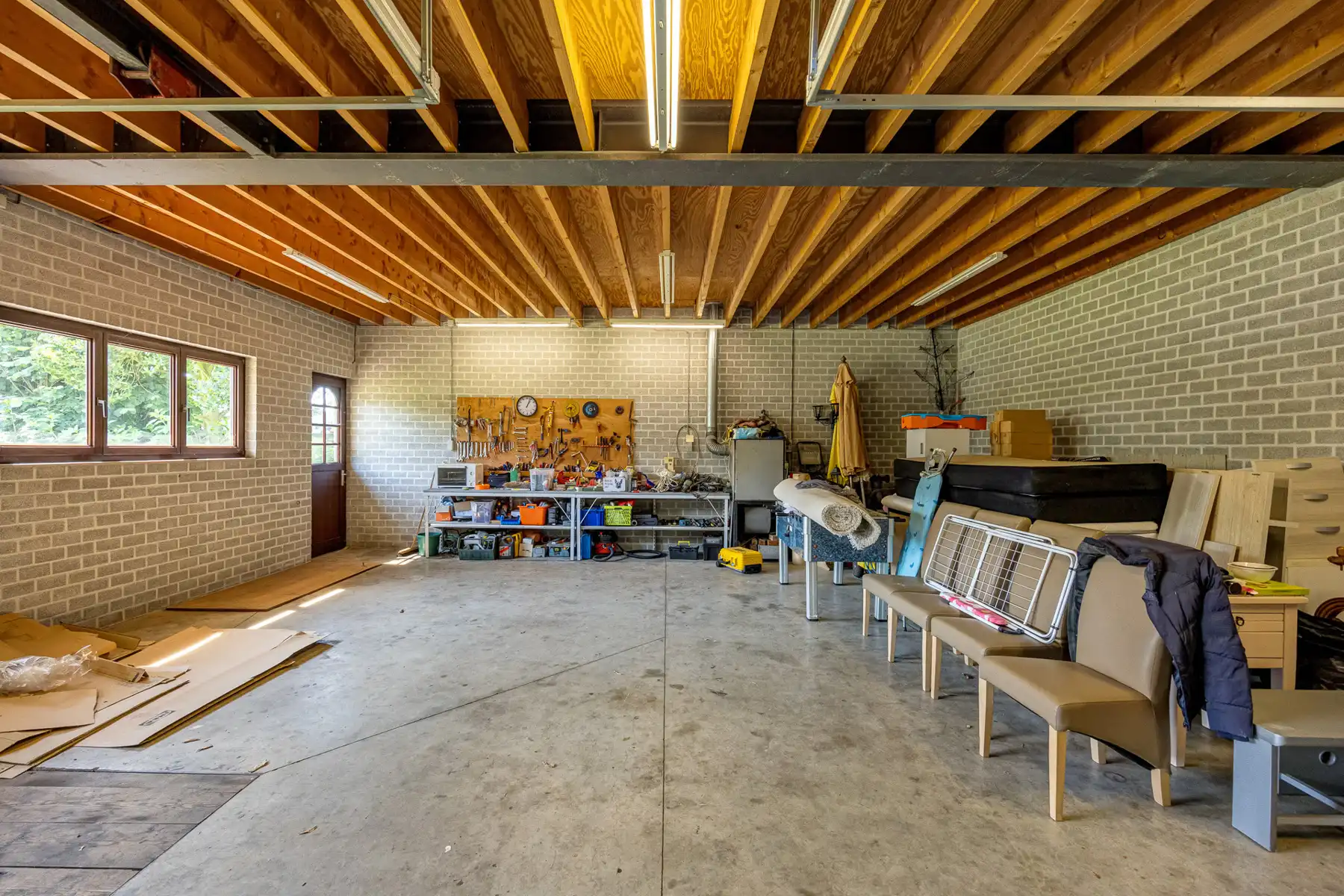 Gerenoveerde laagbouwwoning met grote opslagruimte op ca 1.374m² (opsplitsing tot 2 bouwgronden mogelijk). foto 27