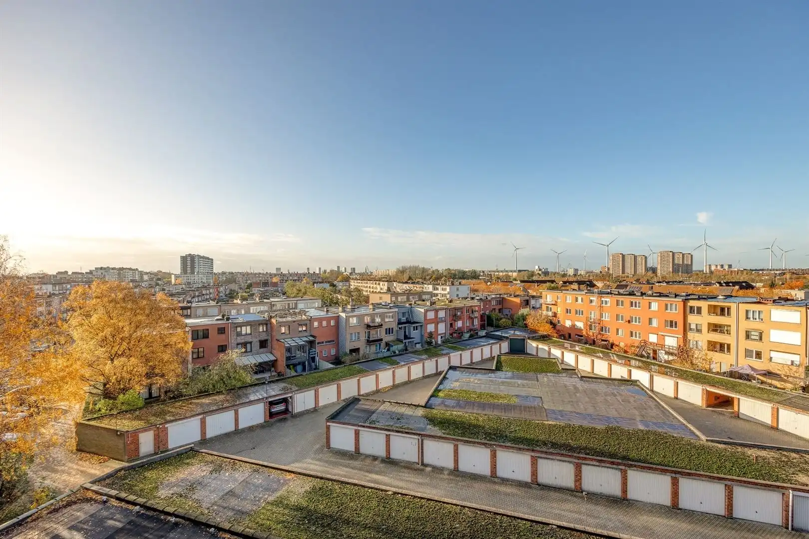 Appartement met 2 slaapkamers, terras en parking foto 2