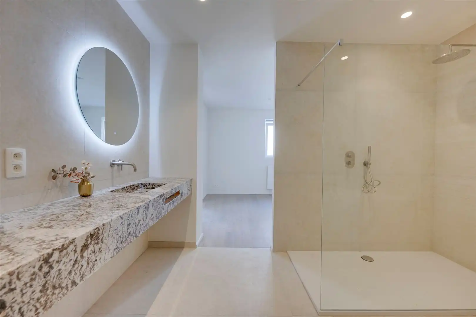 Duplex met herenhuisallure en stadstuin in Sint-Andries  foto 21